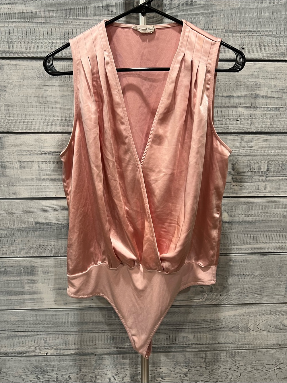 Good American Satin Draped V-Neck Bodysuit - Pink